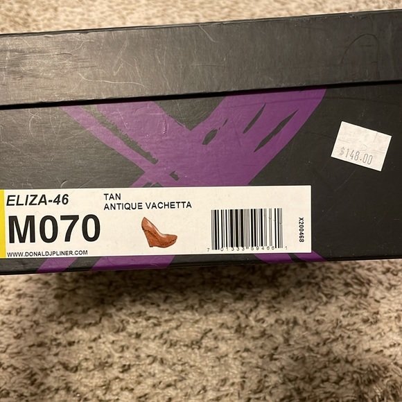 Donald Pliner Tan/Cognac Soft Leather Wedge w Studs…. Size 7 - Picture 6 of 6